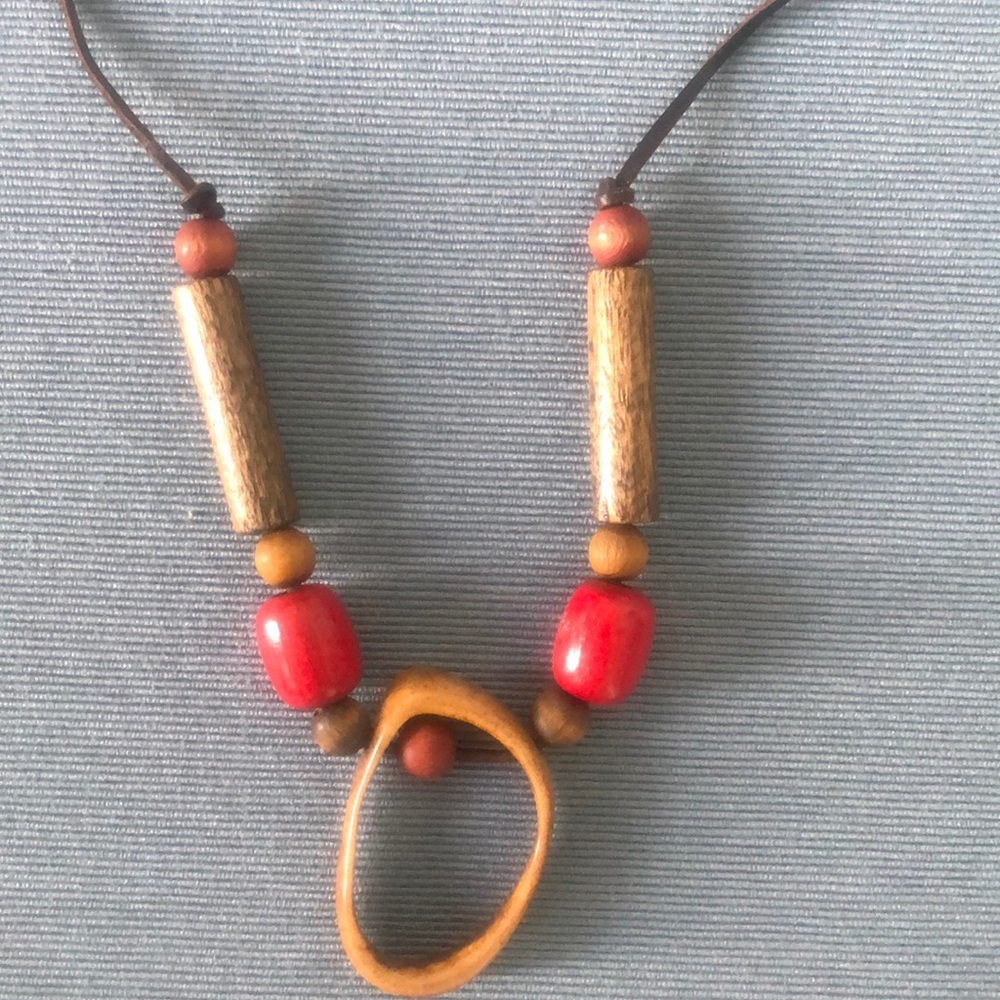 Neckles - Picture 2 of 3